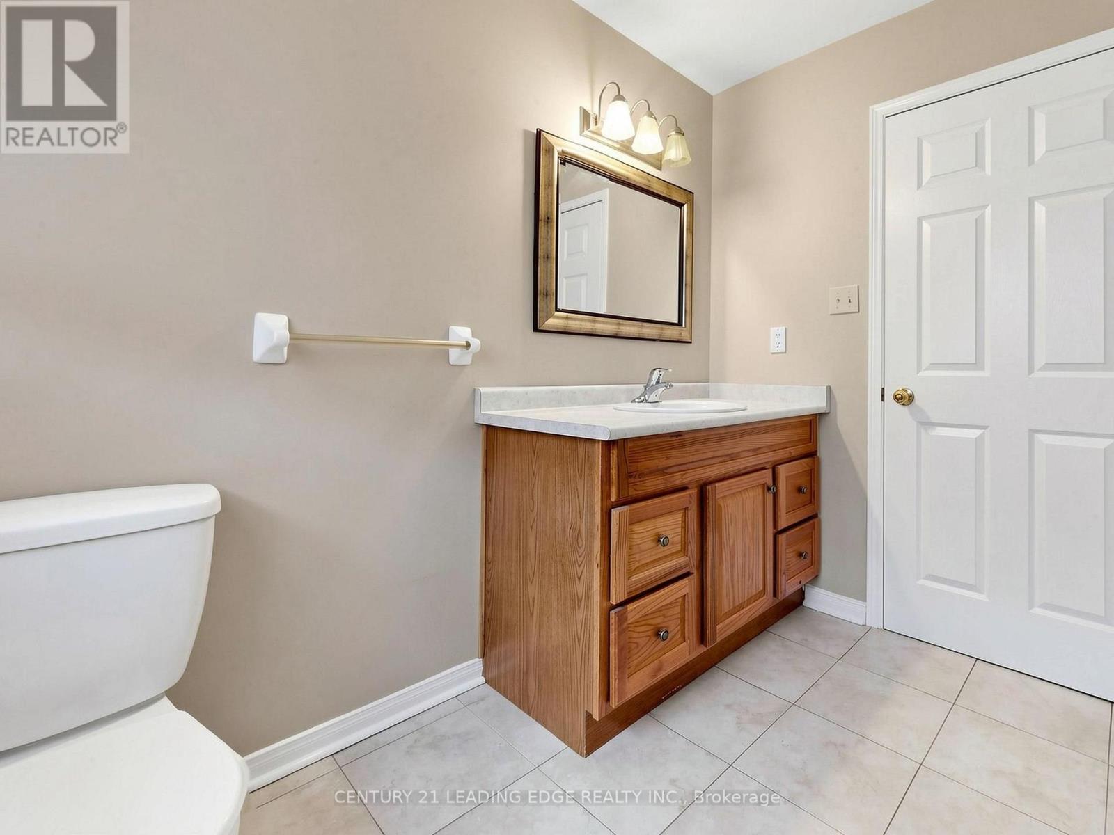 9 Coates Crescent, Richmond Hill, Ontario  L4E 2M3 - Photo 29 - N13704614