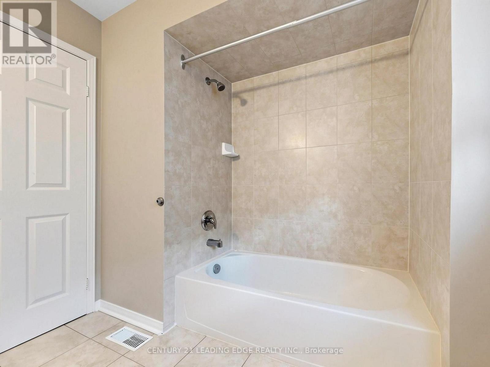 9 Coates Crescent, Richmond Hill, Ontario  L4E 2M3 - Photo 30 - N13704614