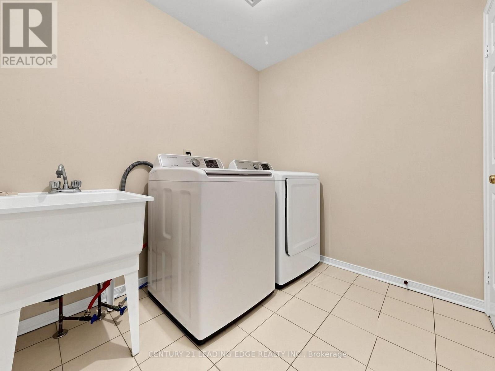 9 Coates Crescent, Richmond Hill, Ontario  L4E 2M3 - Photo 31 - N13704614
