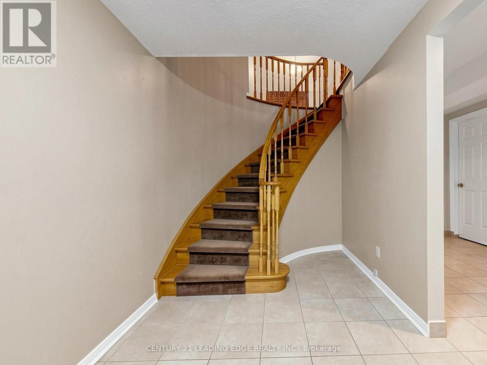 9 Coates Crescent, Richmond Hill, Ontario  L4E 2M3 - Photo 32 - N13704614