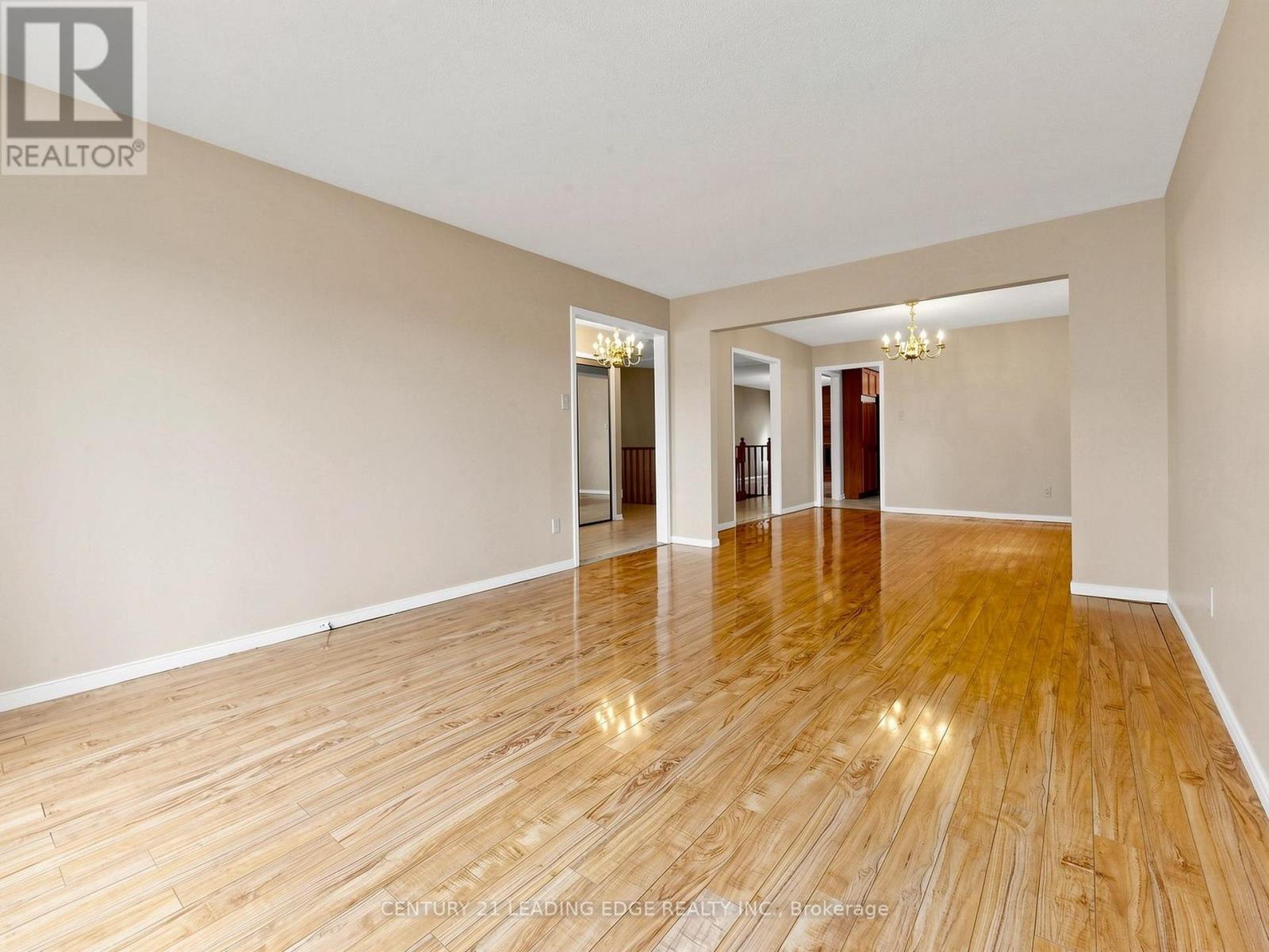 9 Coates Crescent, Richmond Hill, Ontario  L4E 2M3 - Photo 5 - N13704614