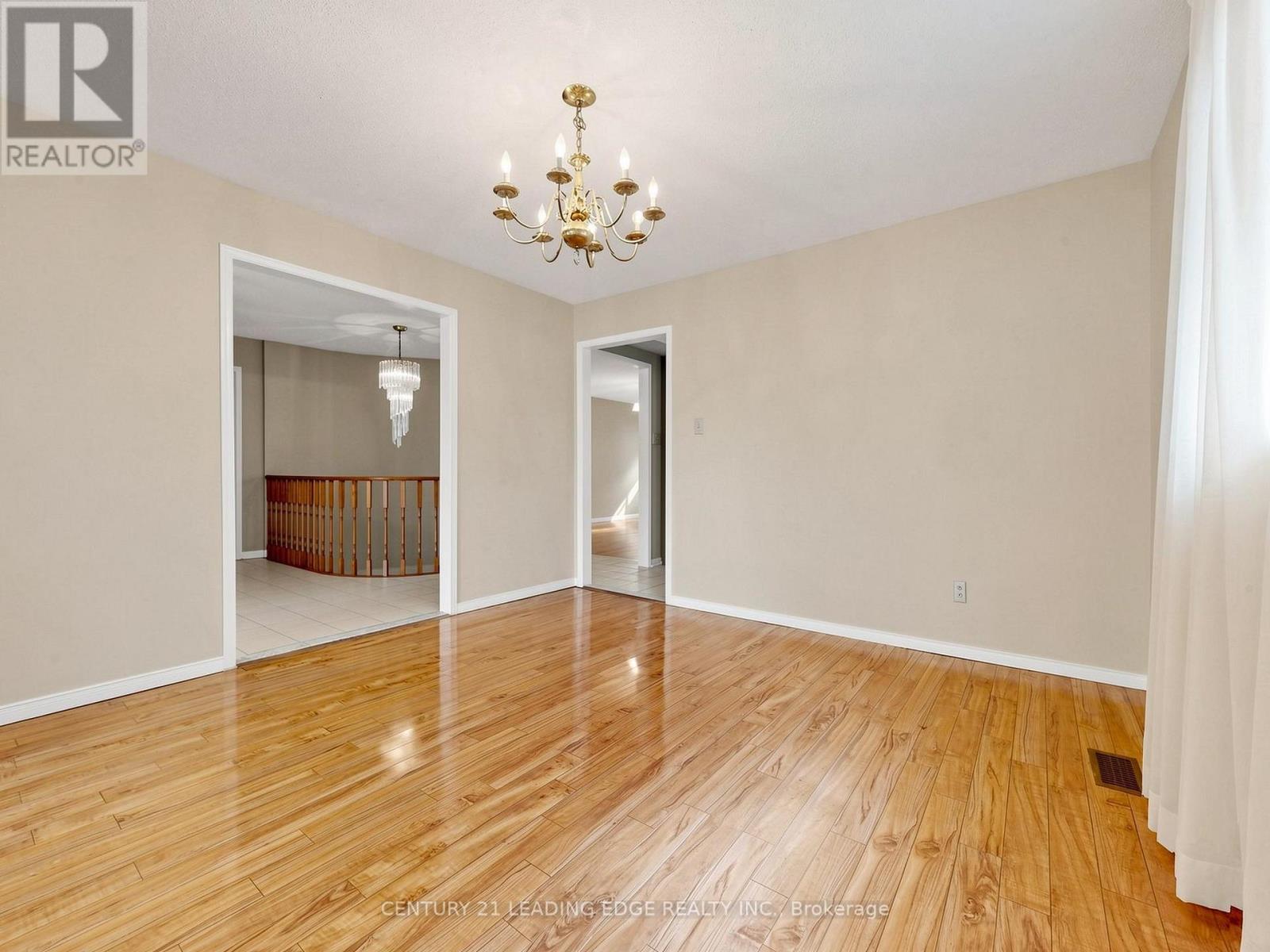 9 Coates Crescent, Richmond Hill, Ontario  L4E 2M3 - Photo 8 - N13704614