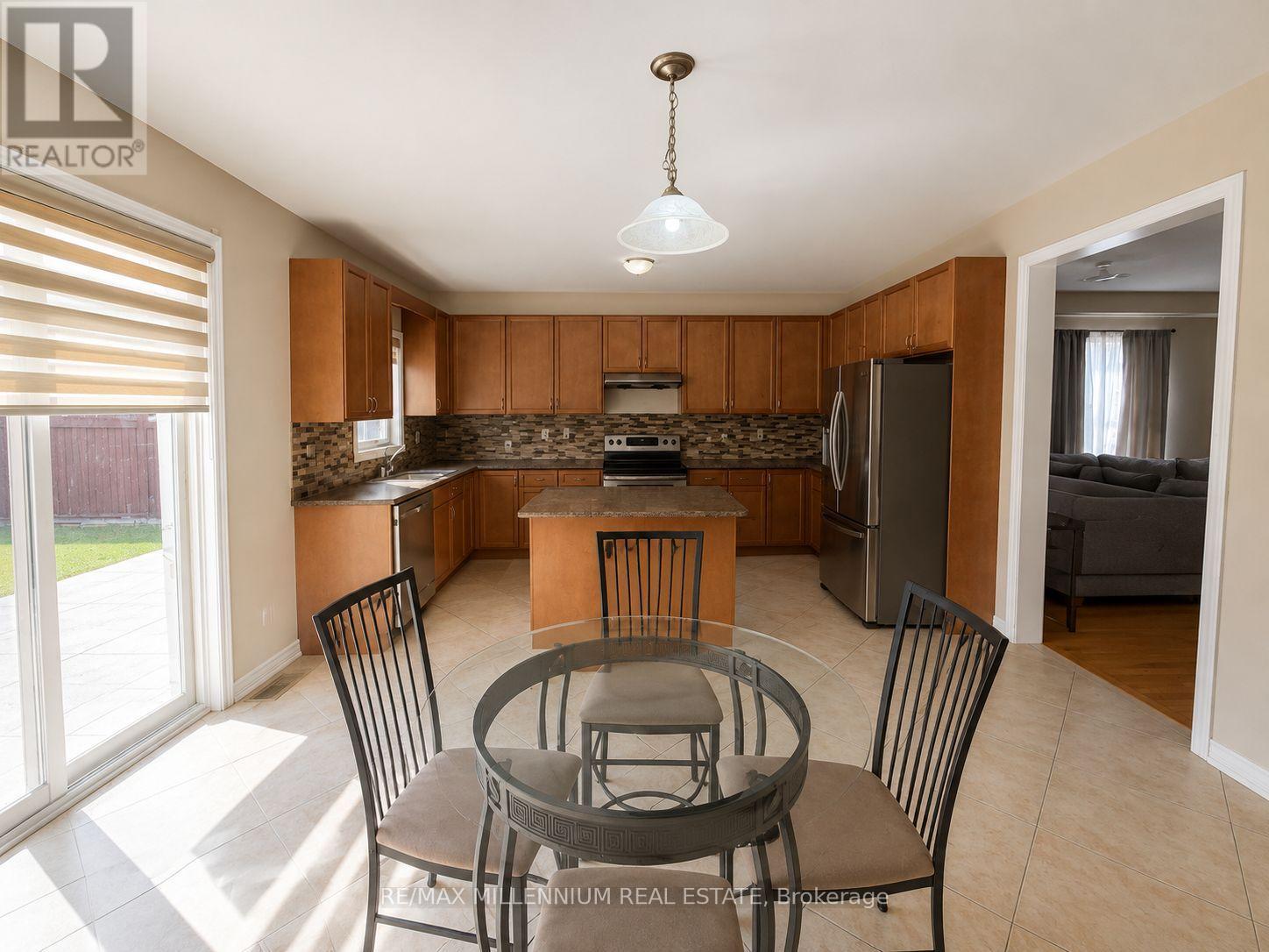 192 Thorndale Road, Brampton, Ontario L6P 3K8 - Photo 4 - W13704624