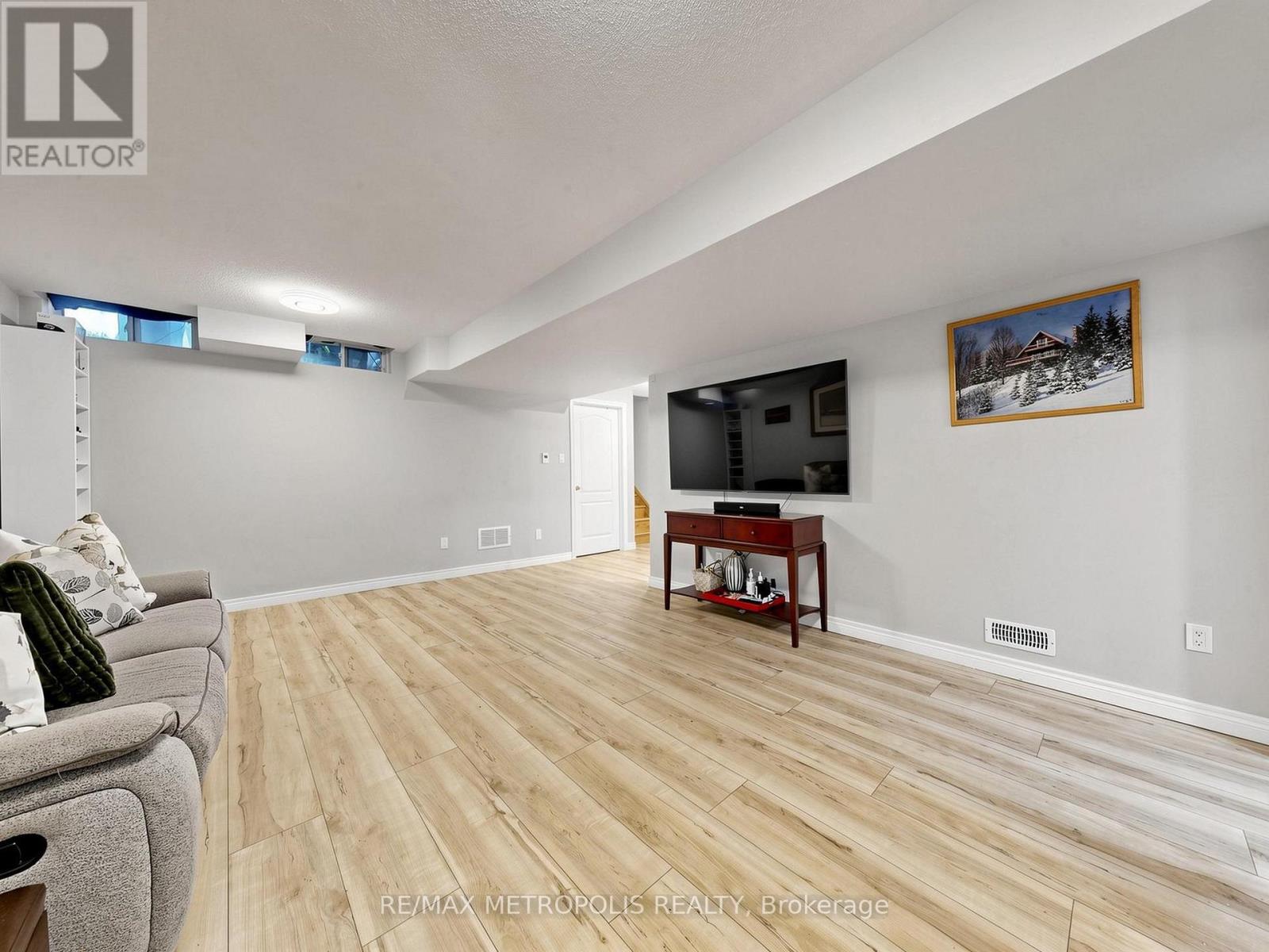 84 Braebrook Drive, Whitby, Ontario  L1R 0M9 - Photo 16 - E13704144