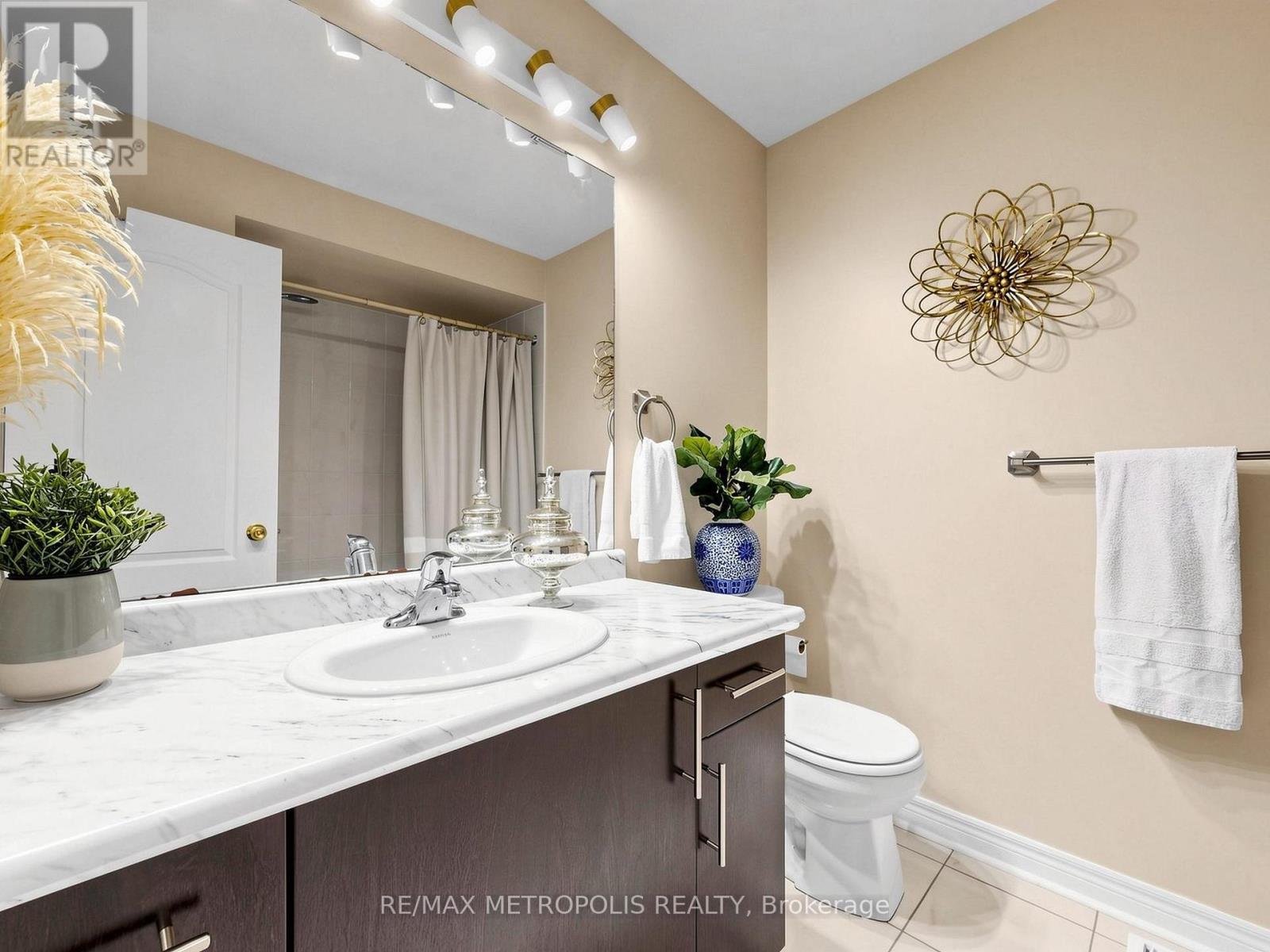 84 Braebrook Drive, Whitby, Ontario  L1R 0M9 - Photo 22 - E13704144