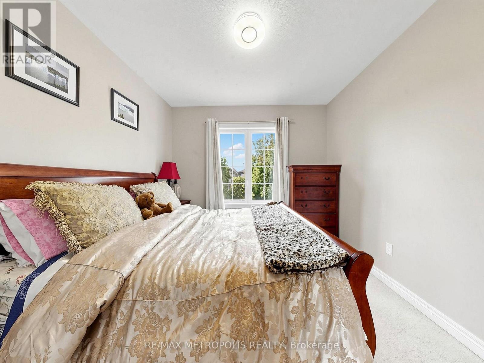 84 Braebrook Drive, Whitby, Ontario  L1R 0M9 - Photo 24 - E13704144
