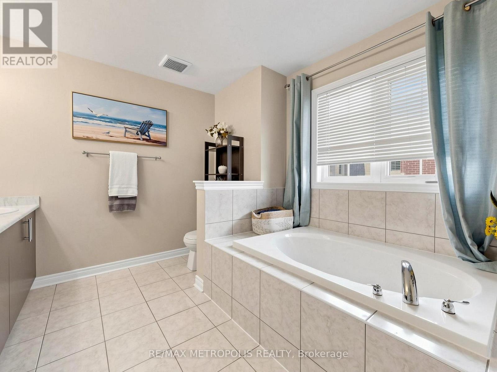 84 Braebrook Drive, Whitby, Ontario  L1R 0M9 - Photo 30 - E13704144