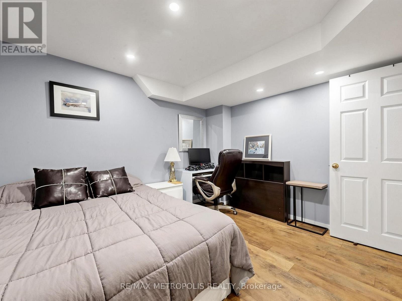 84 Braebrook Drive, Whitby, Ontario  L1R 0M9 - Photo 13 - E13704144