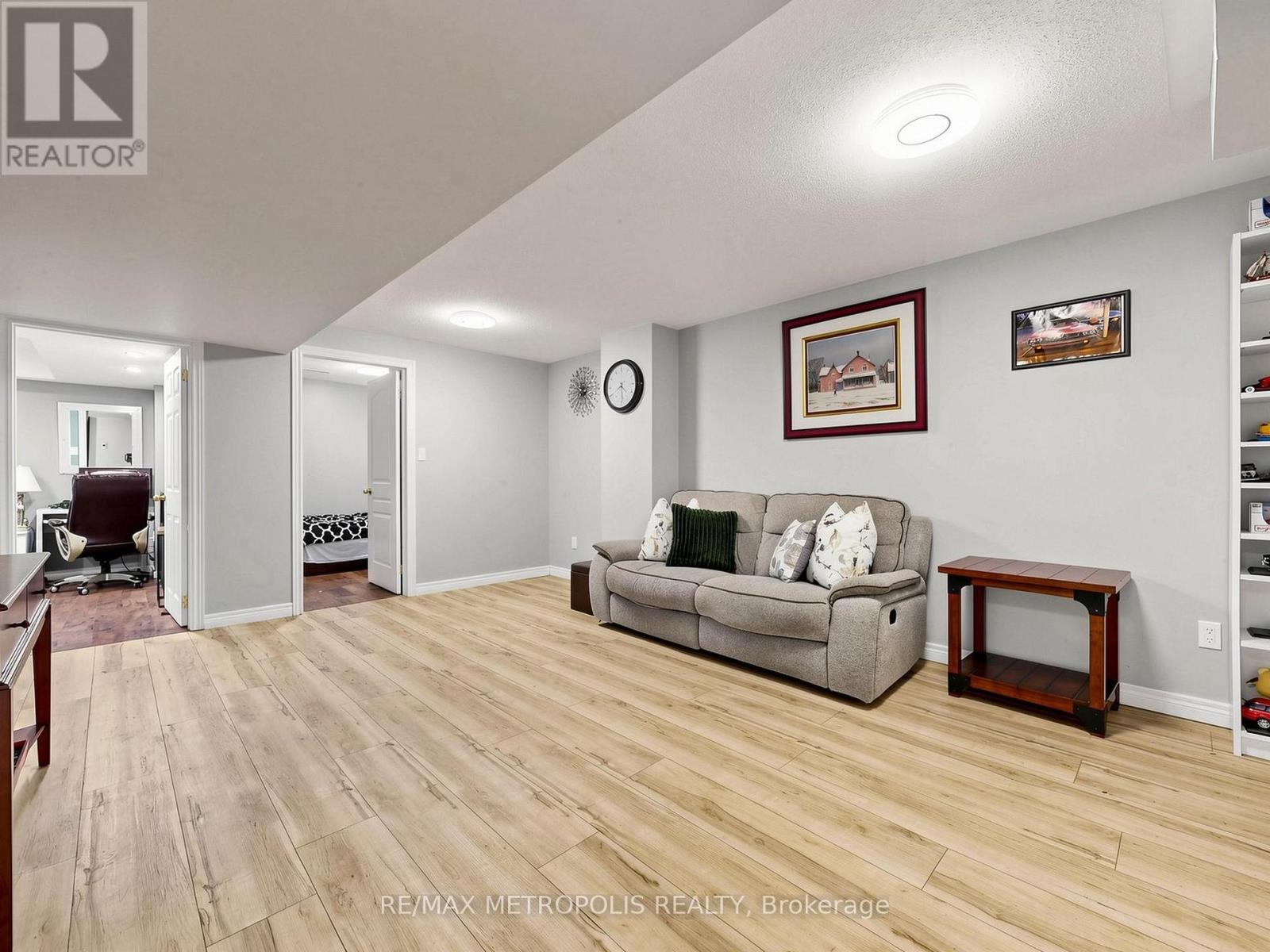 84 Braebrook Drive, Whitby, Ontario  L1R 0M9 - Photo 19 - E13704144