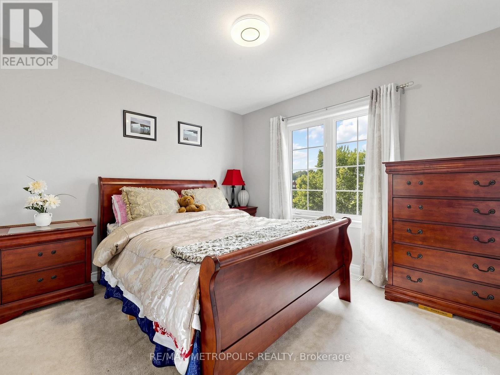 84 Braebrook Drive, Whitby, Ontario  L1R 0M9 - Photo 25 - E13704144