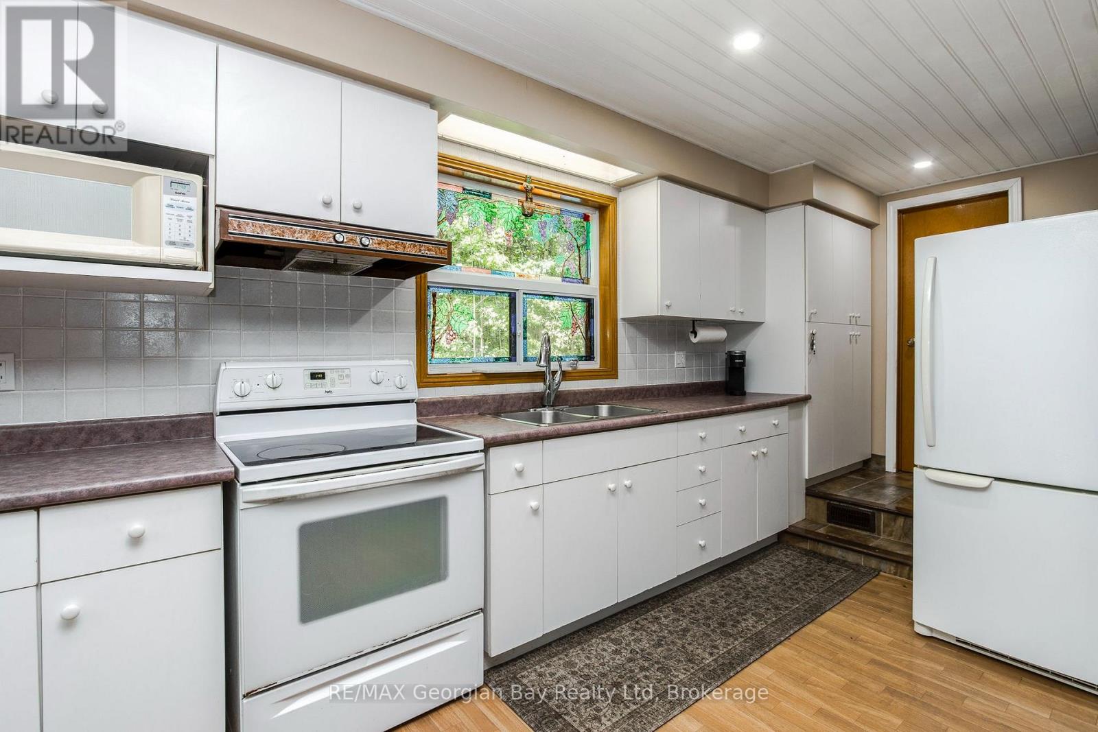 754 Lafontaine Road W, Tiny, Ontario  L9M 0L5 - Photo 14 - S13704672