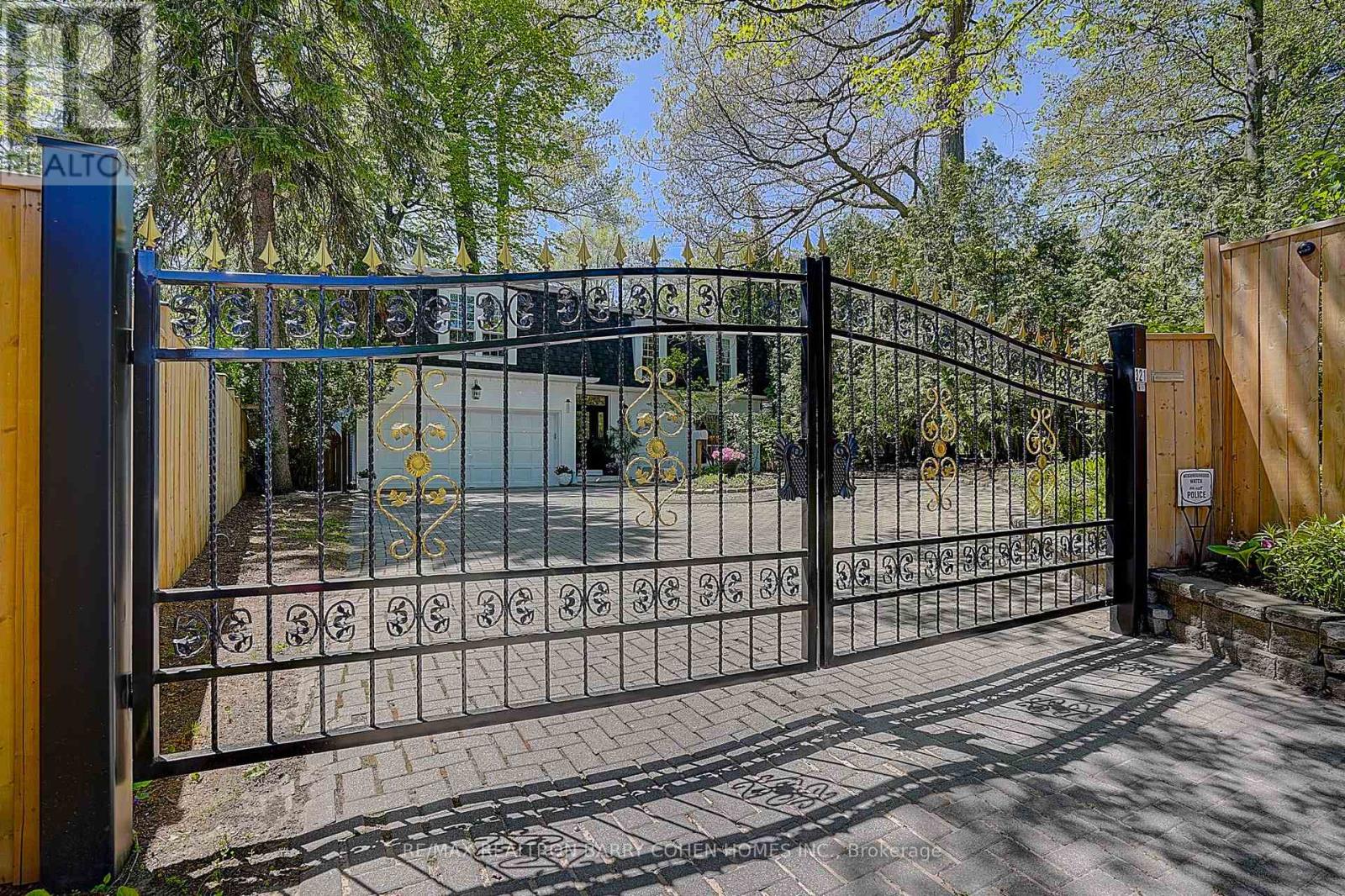321 Lawrence Avenue E, Toronto, Ontario  M4N 1T8 - Photo 2 - C13704654