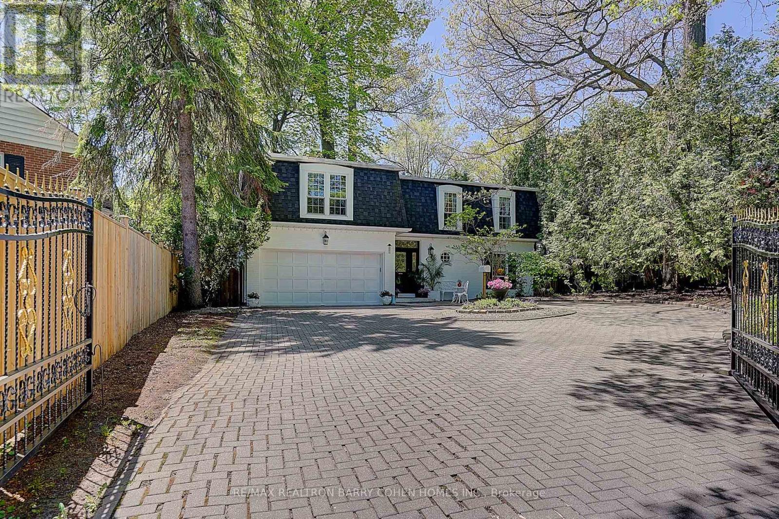 321 Lawrence Avenue E, Toronto, Ontario  M4N 1T8 - Photo 3 - C13704654