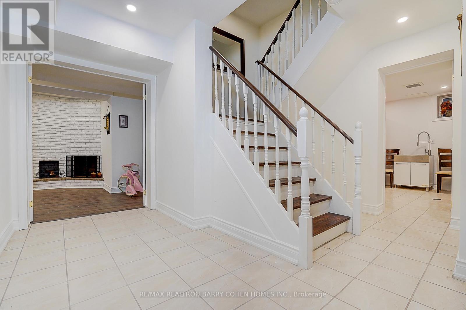321 Lawrence Avenue E, Toronto, Ontario  M4N 1T8 - Photo 32 - C13704654