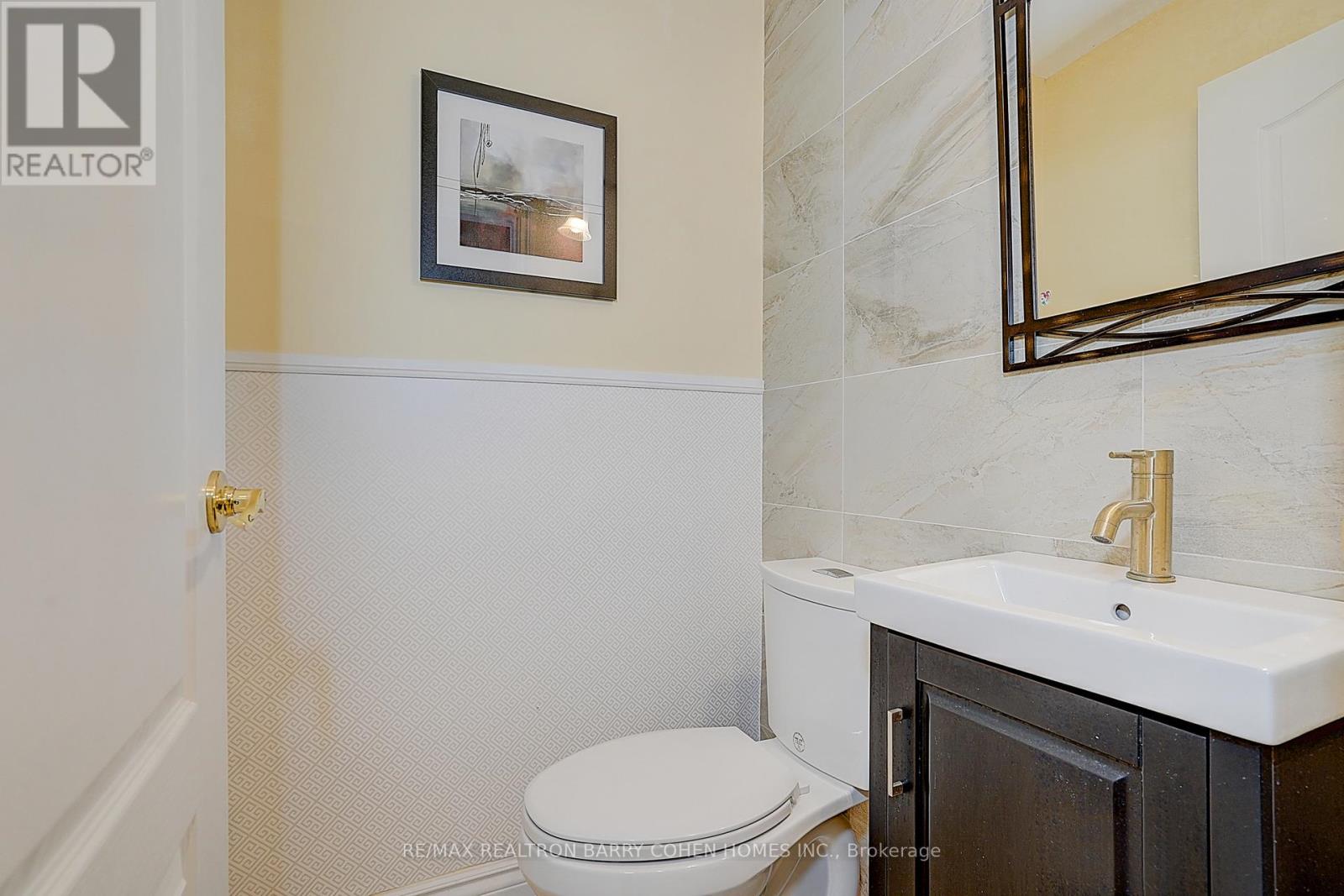 321 Lawrence Avenue E, Toronto, Ontario  M4N 1T8 - Photo 35 - C13704654