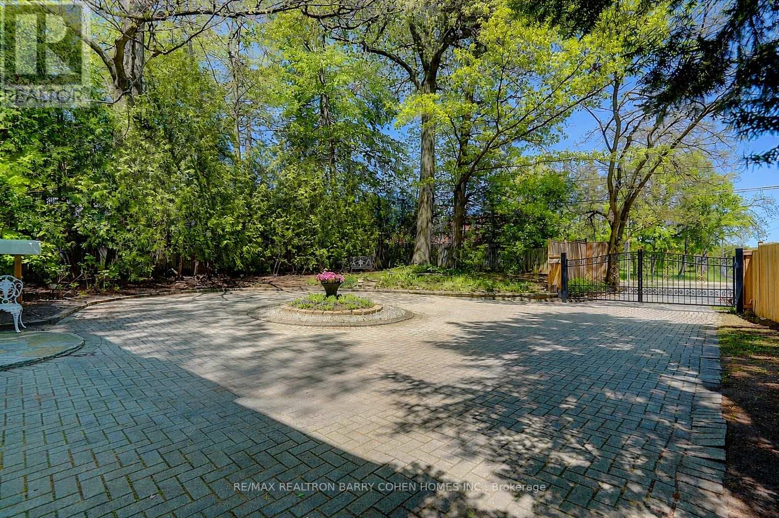 321 Lawrence Avenue E, Toronto, Ontario  M4N 1T8 - Photo 44 - C13704654