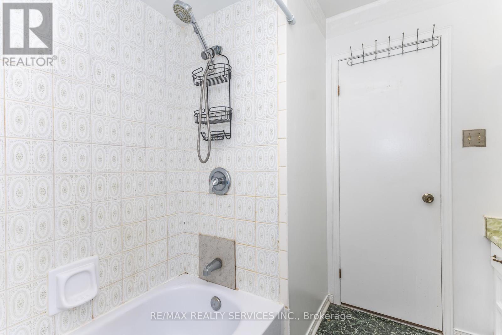 1217 Gloucester Square, Pickering, Ontario  L1V 3P7 - Photo 28 - E13704634