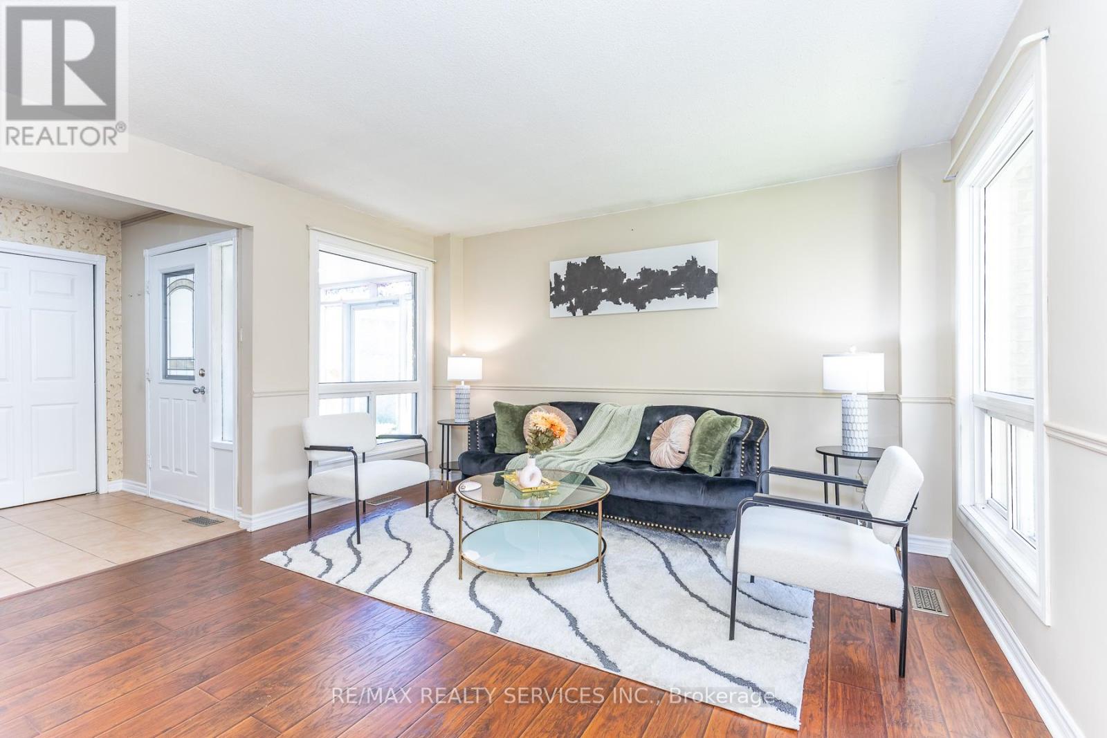 1217 Gloucester Square, Pickering, Ontario  L1V 3P7 - Photo 5 - E13704634