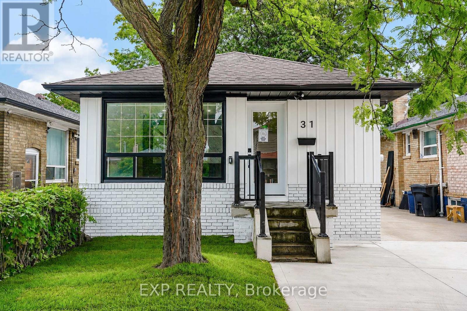 31A LAUREL AVENUE, Toronto, Ontario