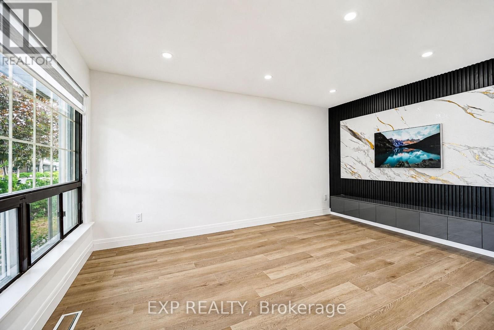 31a Laurel Avenue, Toronto, Ontario  M1K 3J3 - Photo 10 - E13704650