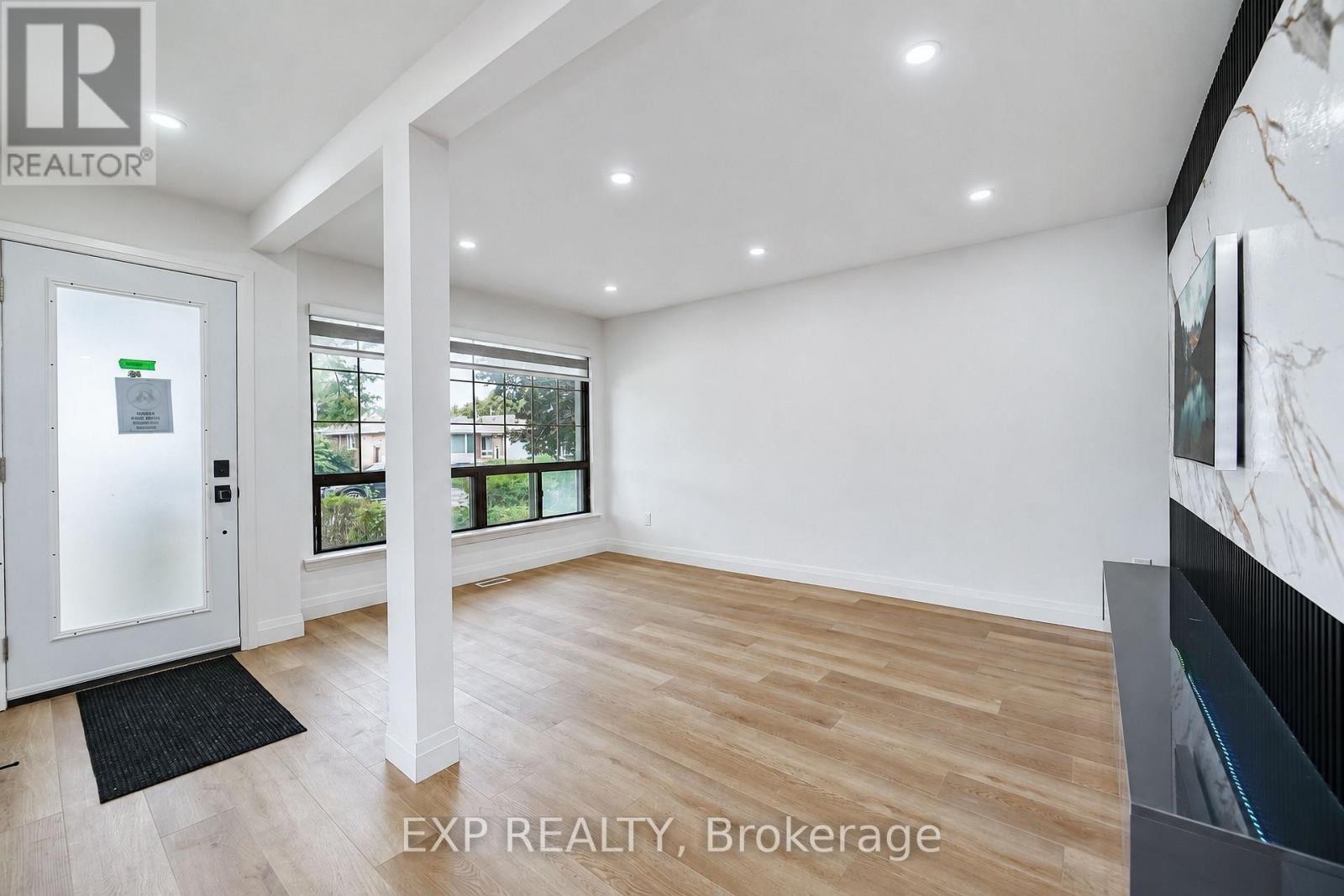 31a Laurel Avenue, Toronto, Ontario  M1K 3J3 - Photo 13 - E13704650
