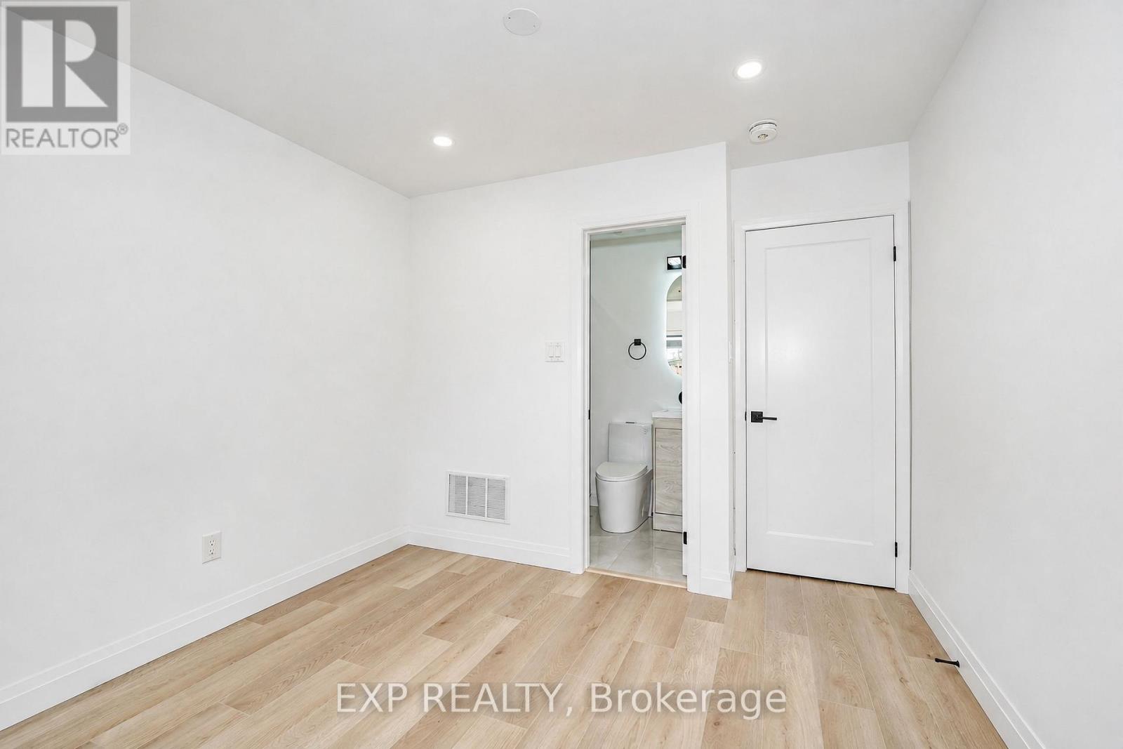 31a Laurel Avenue, Toronto, Ontario  M1K 3J3 - Photo 17 - E13704650