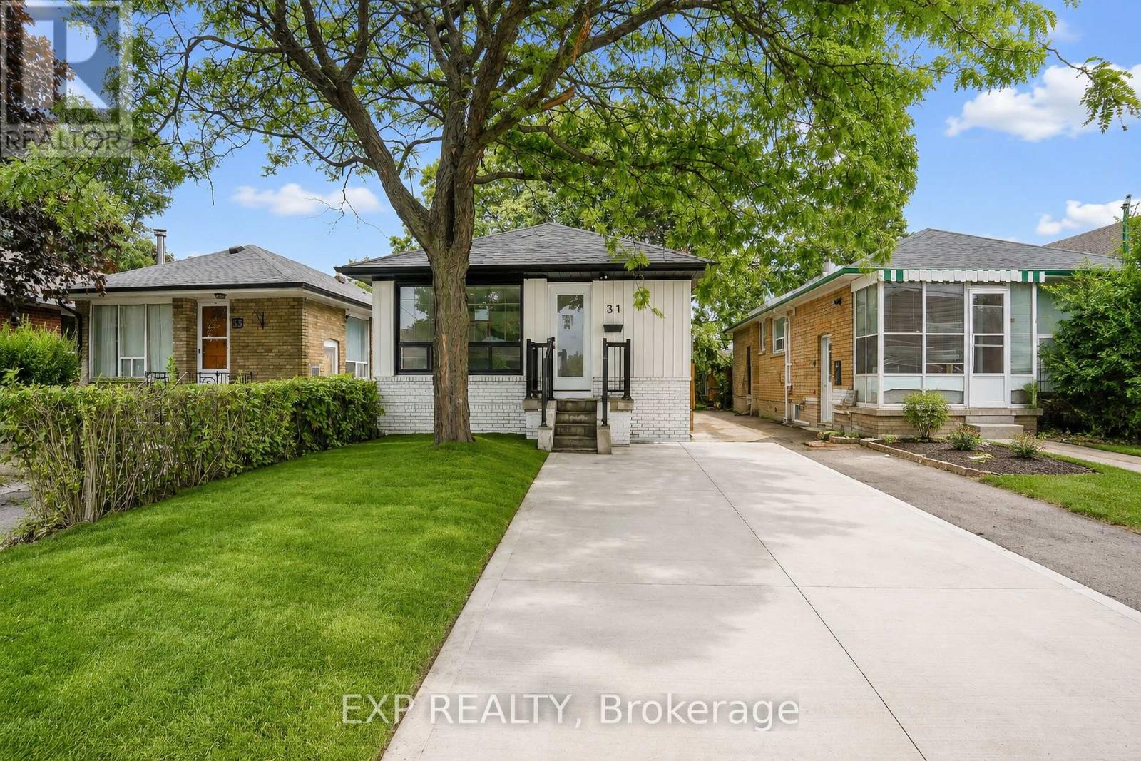 31a Laurel Avenue, Toronto, Ontario  M1K 3J3 - Photo 2 - E13704650