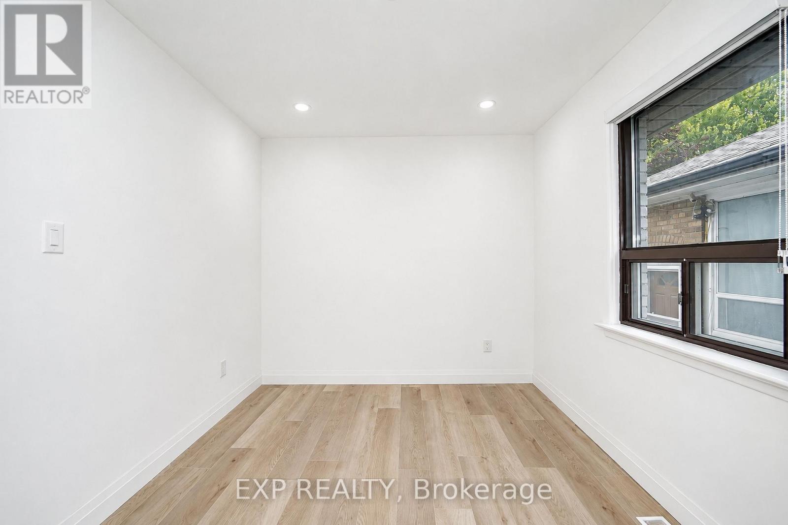 31a Laurel Avenue, Toronto, Ontario  M1K 3J3 - Photo 23 - E13704650