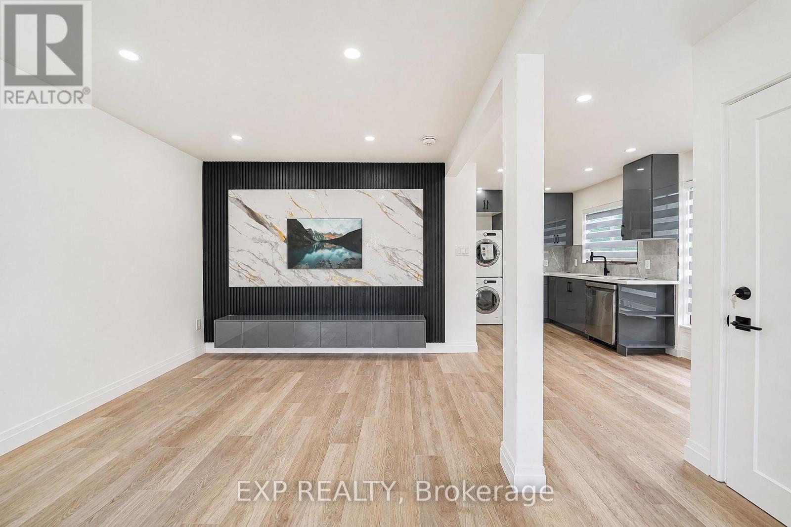 31a Laurel Avenue, Toronto, Ontario  M1K 3J3 - Photo 6 - E13704650