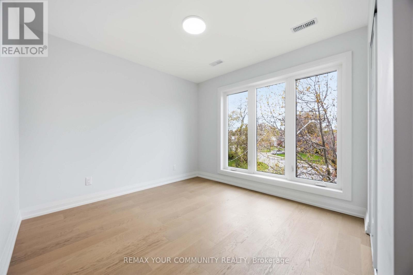 20 Castille Avenue, Toronto, Ontario  M1R 2C1 - Photo 27 - E13704652