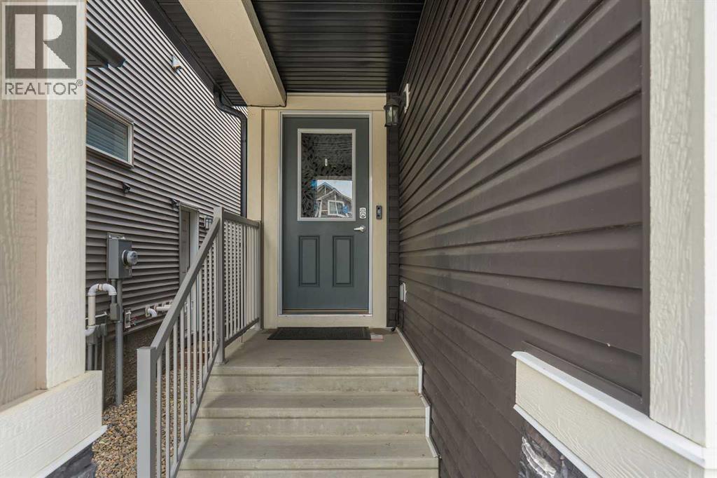 217 Lucas Crescent Nw, Calgary, Alberta  T3P 1M8 - Photo 3 - A2336971