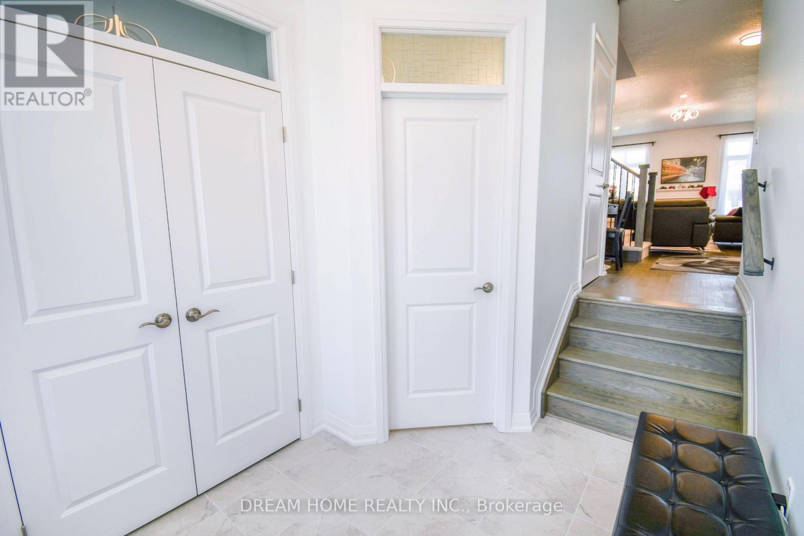 9 Copperhill Heights, Barrie, Ontario  L9S 0K6 - Photo 4 - S13704664