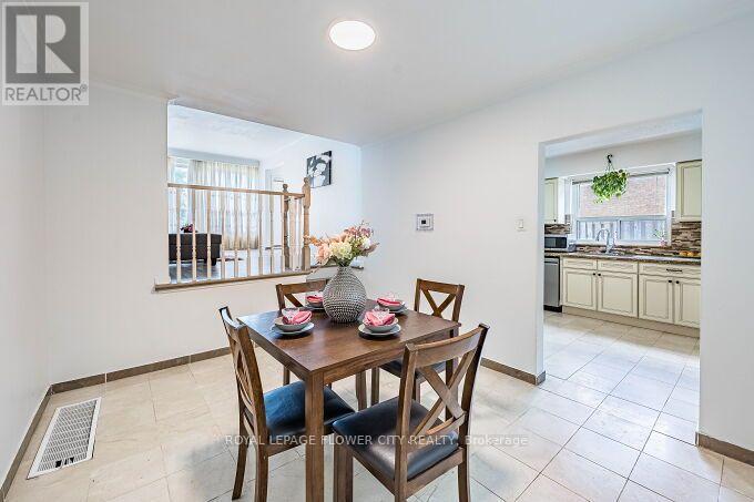 3 Clayhall Crescent, Toronto, Ontario  M3J 1W5 - Photo 13 - W13704642