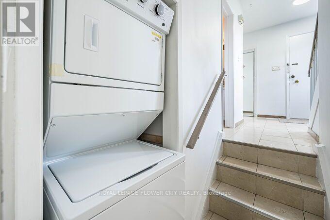 3 Clayhall Crescent, Toronto, Ontario  M3J 1W5 - Photo 17 - W13704642