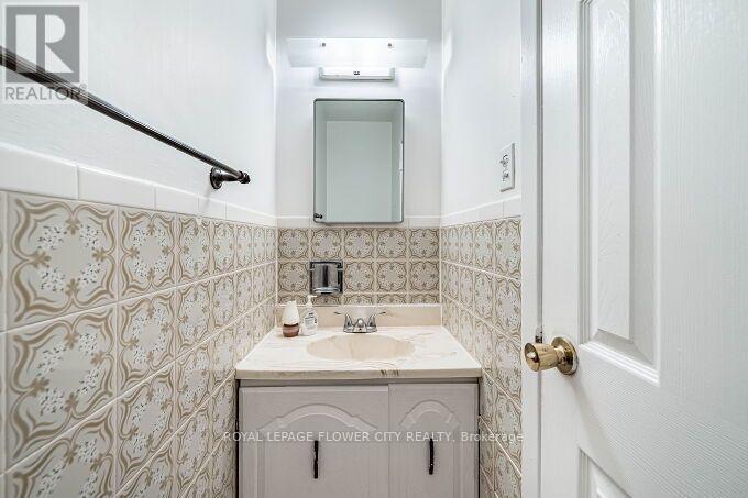 3 Clayhall Crescent, Toronto, Ontario  M3J 1W5 - Photo 18 - W13704642