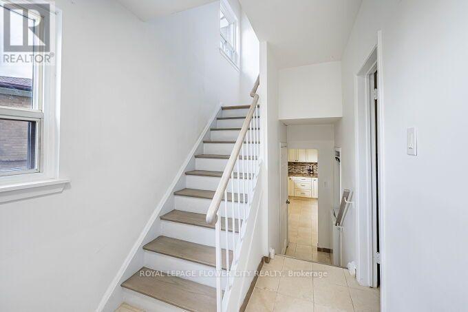 3 Clayhall Crescent, Toronto, Ontario  M3J 1W5 - Photo 20 - W13704642