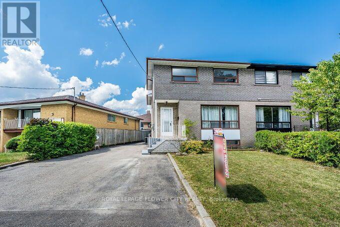3 Clayhall Crescent, Toronto, Ontario  M3J 1W5 - Photo 3 - W13704642