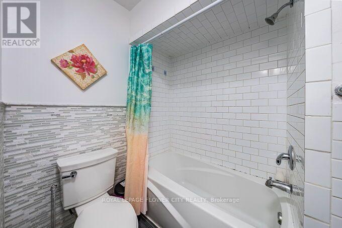3 Clayhall Crescent, Toronto, Ontario  M3J 1W5 - Photo 32 - W13704642