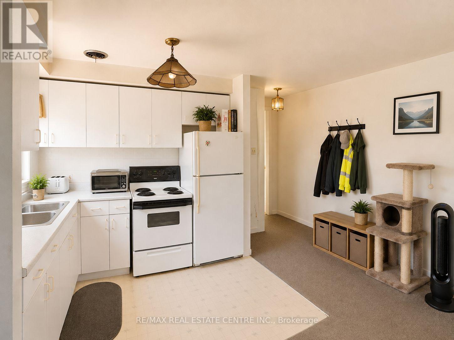 2540 Weston Road, Toronto, Ontario  M9N 2A6 - Photo 12 - W13647640
