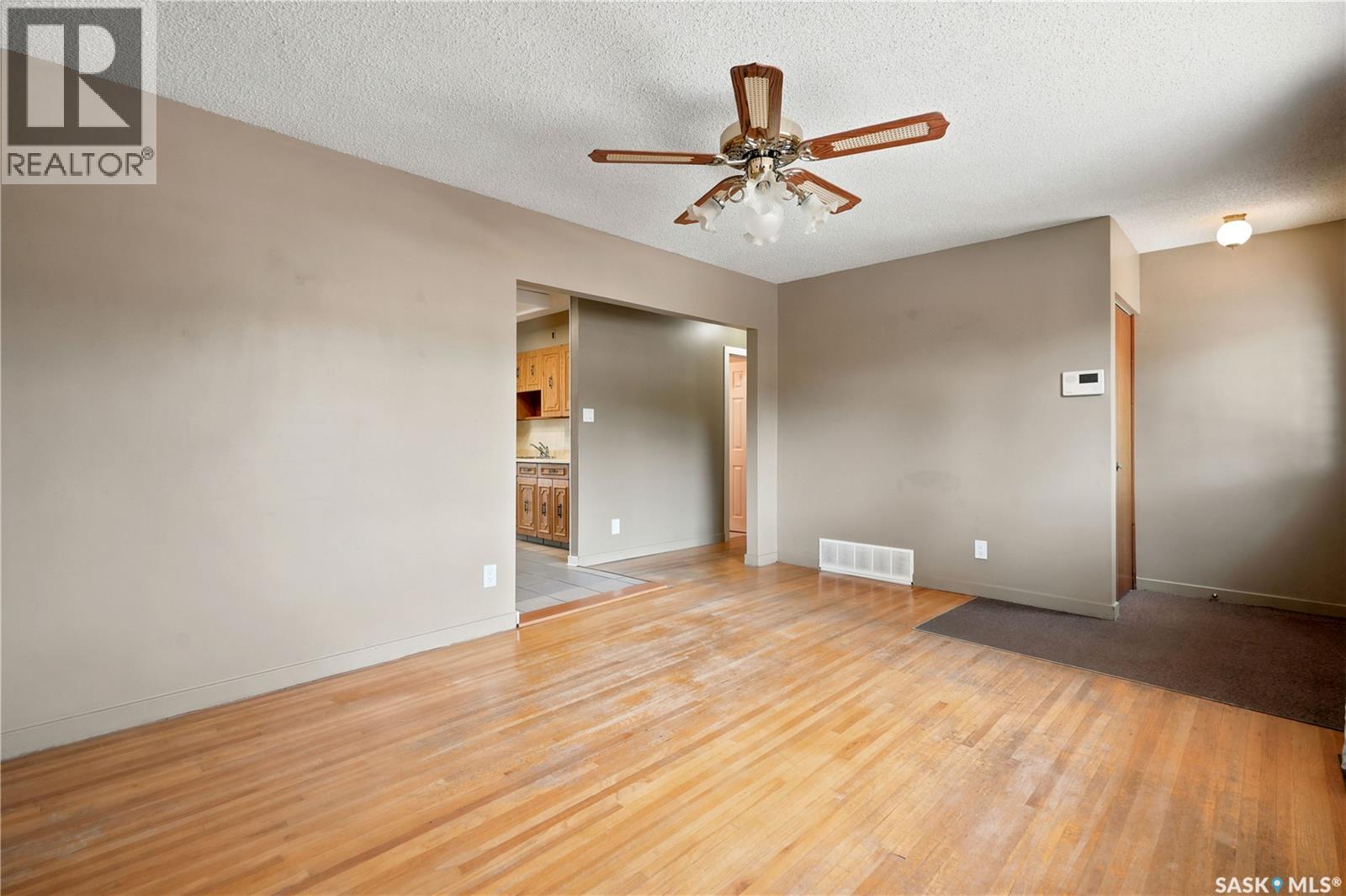 856 Forget Street, Regina, Saskatchewan  S4T 4X4 - Photo 8 - SK044283