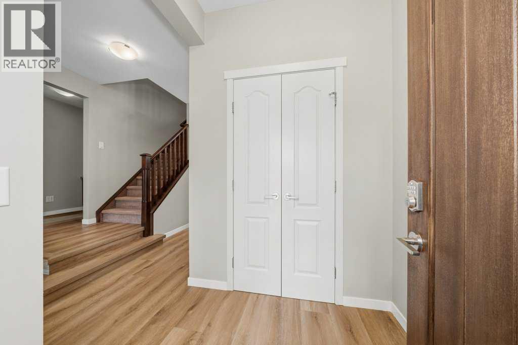 146 Mahogany Grove Se, Calgary, Alberta  T3M 1W9 - Photo 3 - A2338813
