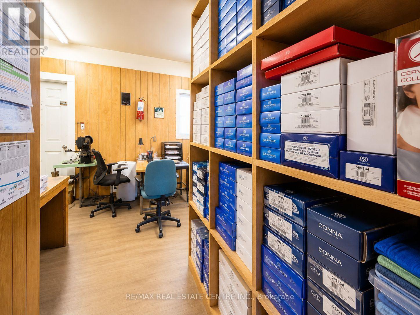 2540 Weston Road, Toronto, Ontario  M9N 2A7 - Photo 7 - W13650654