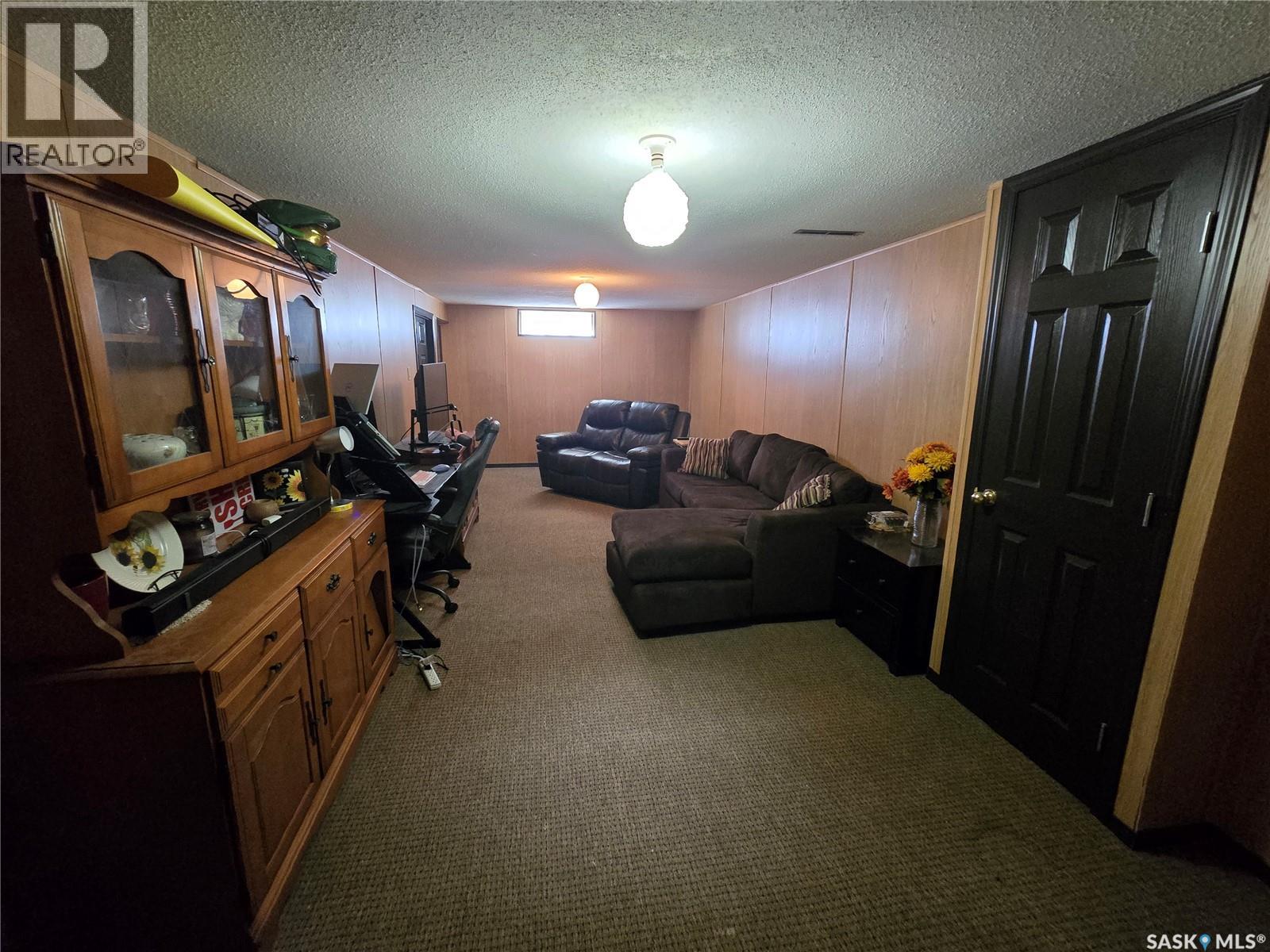 819 Gambetta Street, Whitewood, Saskatchewan  S0G 5C0 - Photo 42 - SK046403