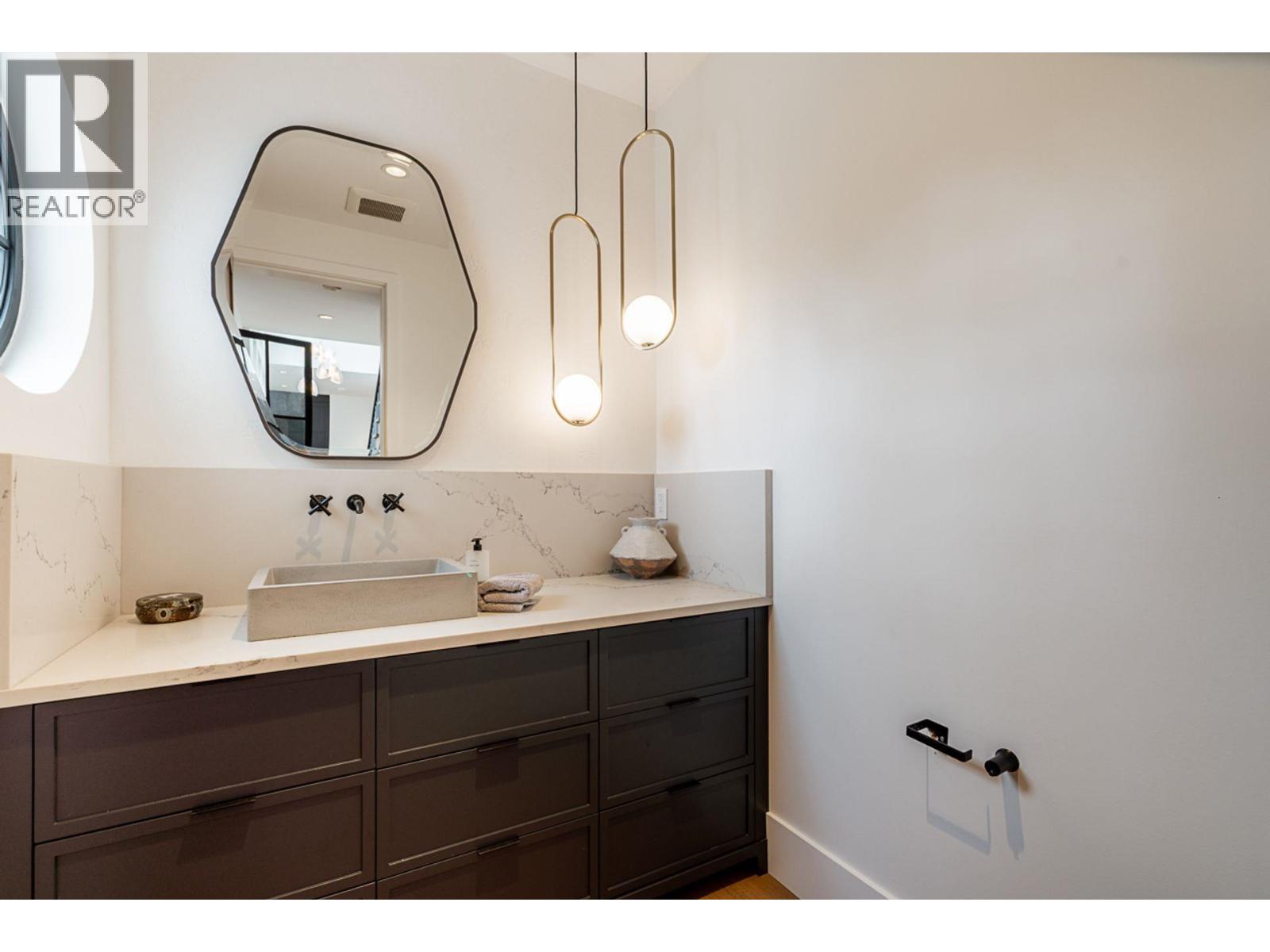 4643 Midlawn Drive, Burnaby, British Columbia  V5C 3P5 - Photo 18 - R3156481