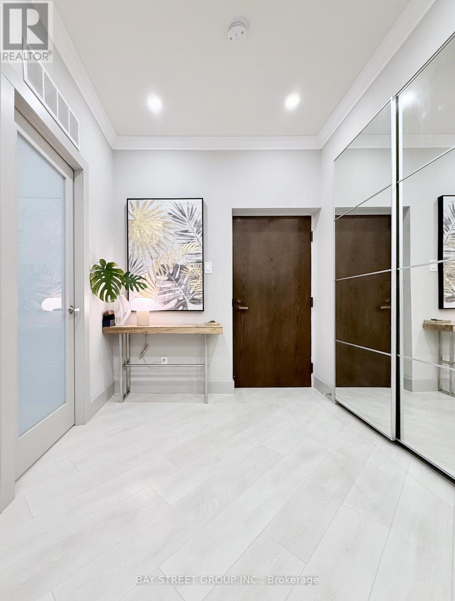 606 - 55 Harbour Square, Toronto, Ontario  M5J 2L1 - Photo 2 - C13704680