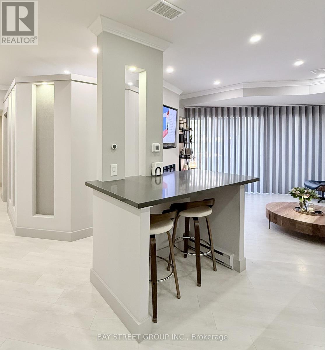 606 - 55 Harbour Square, Toronto, Ontario  M5J 2L1 - Photo 8 - C13704680