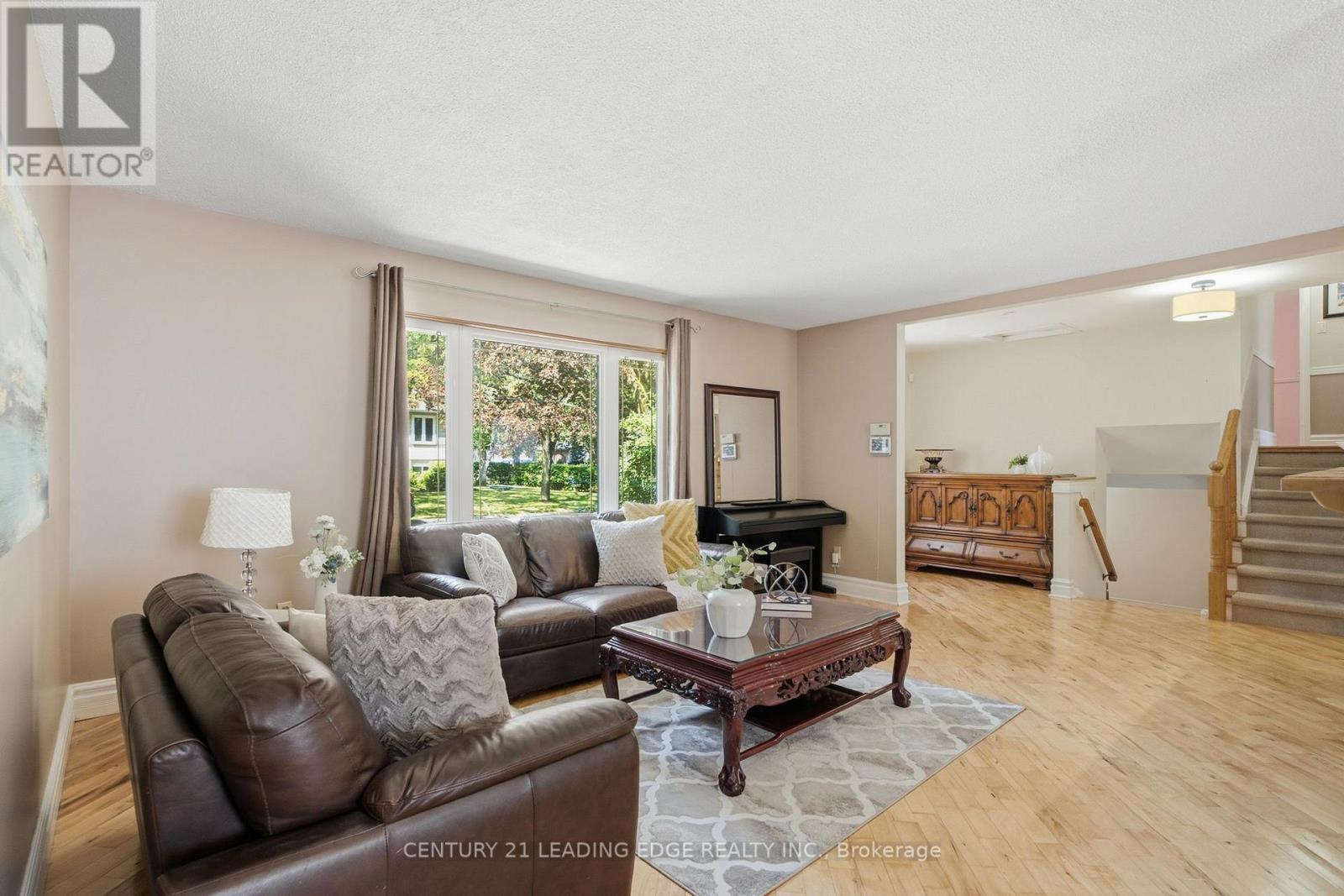 7 Dawson Street, Whitby, Ontario  L1N 6B3 - Photo 10 - E13704696
