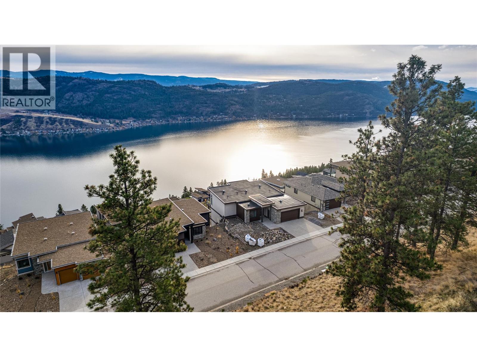 8940 Tavistock Road, Vernon, British Columbia  V1H 2L4 - Photo 4 - 10383762