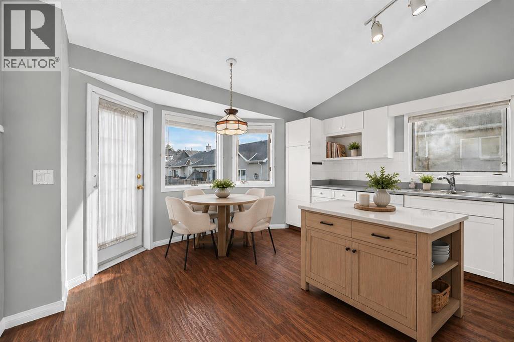 23 Sunlake Gardens SE, Calgary, Alberta  T2X 3G4 - Photo 2 - A2338588