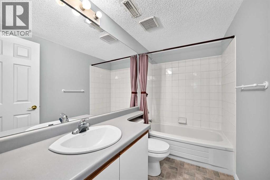 23 Sunlake Gardens SE, Calgary, Alberta  T2X 3G4 - Photo 33 - A2338588
